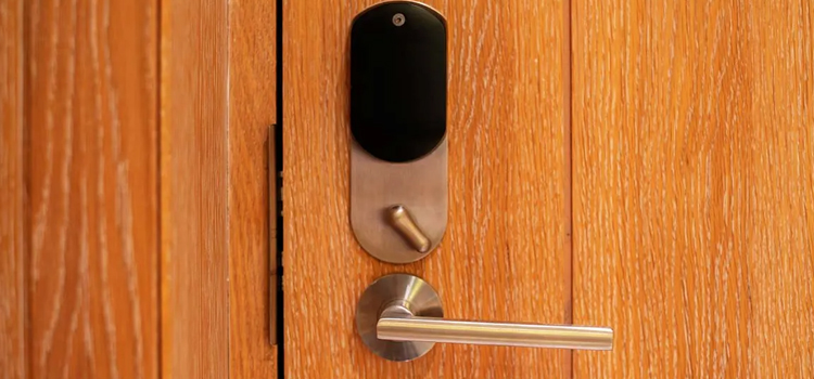 Automatic Locking Door Knob Walnut Park